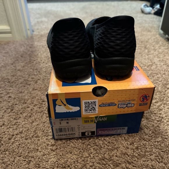 Black slip on shoes - Picture 7 of 12